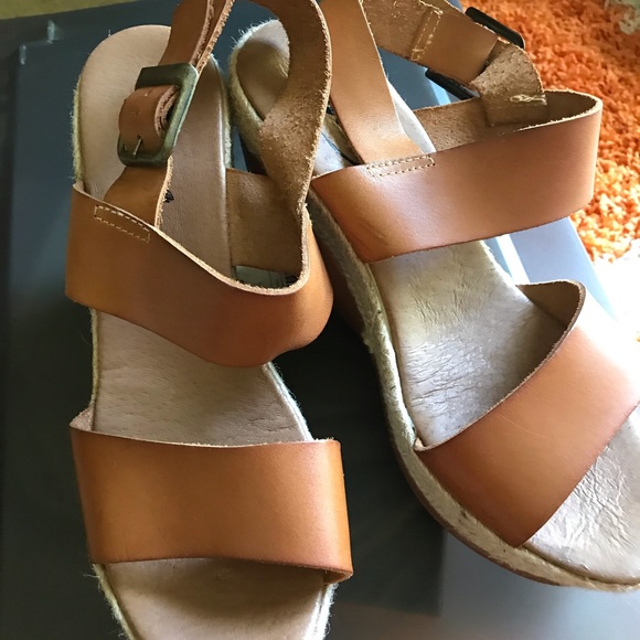 Gaimo Italian Platform Shoes - Picture 3 of 8